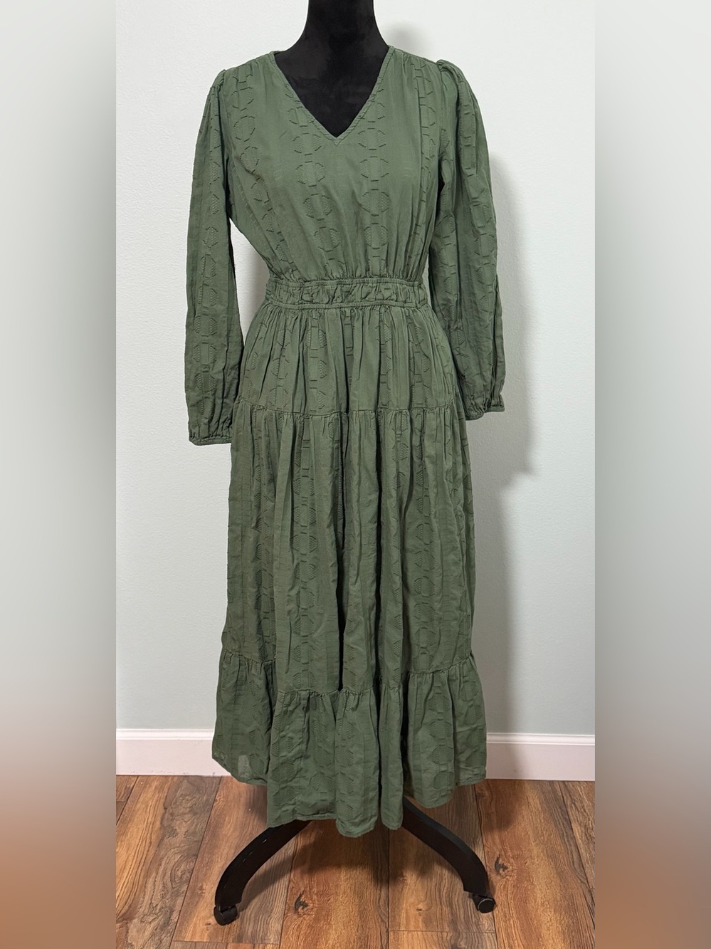 FARMERS MARKET Long Sleeve V-Neck Maxi Dress - Large